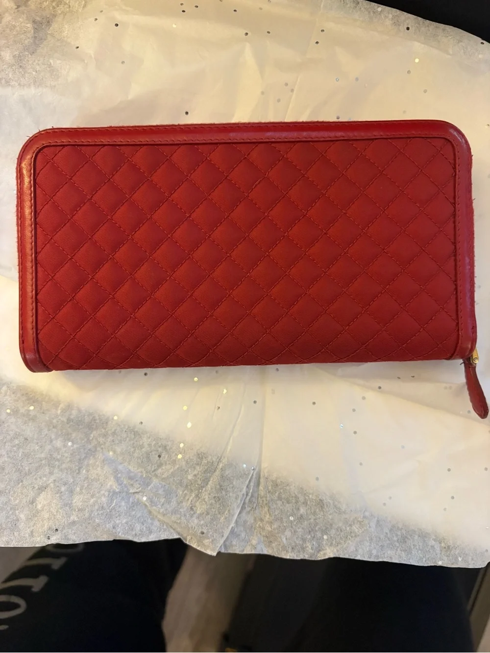 Prada Red Quilted Zip-Around Wallet leather trim with Gold Logo - Picture 4 of 7
